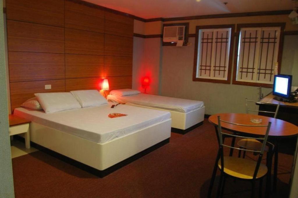 Hotel Sogo Sta Mesa Маніла Екстер'єр фото