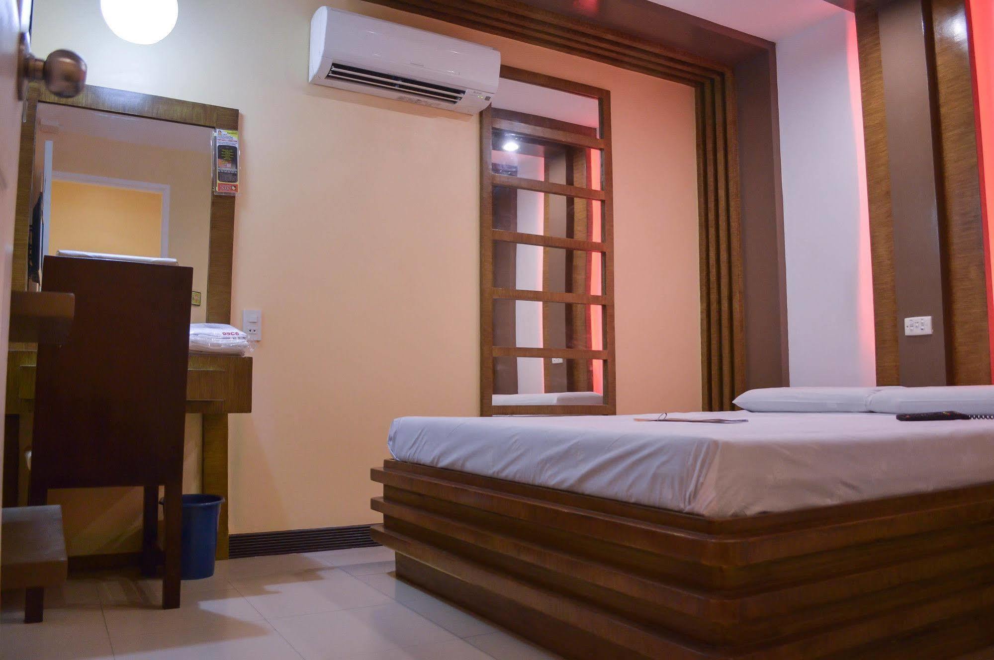 Hotel Sogo Sta Mesa Маніла Екстер'єр фото