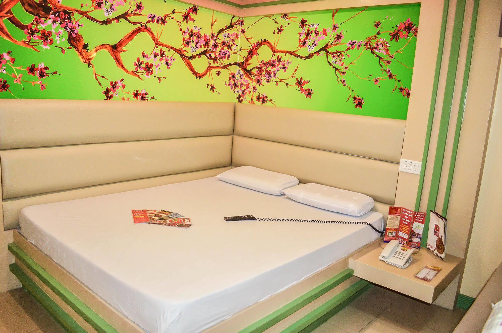 Hotel Sogo Sta Mesa Маніла Екстер'єр фото